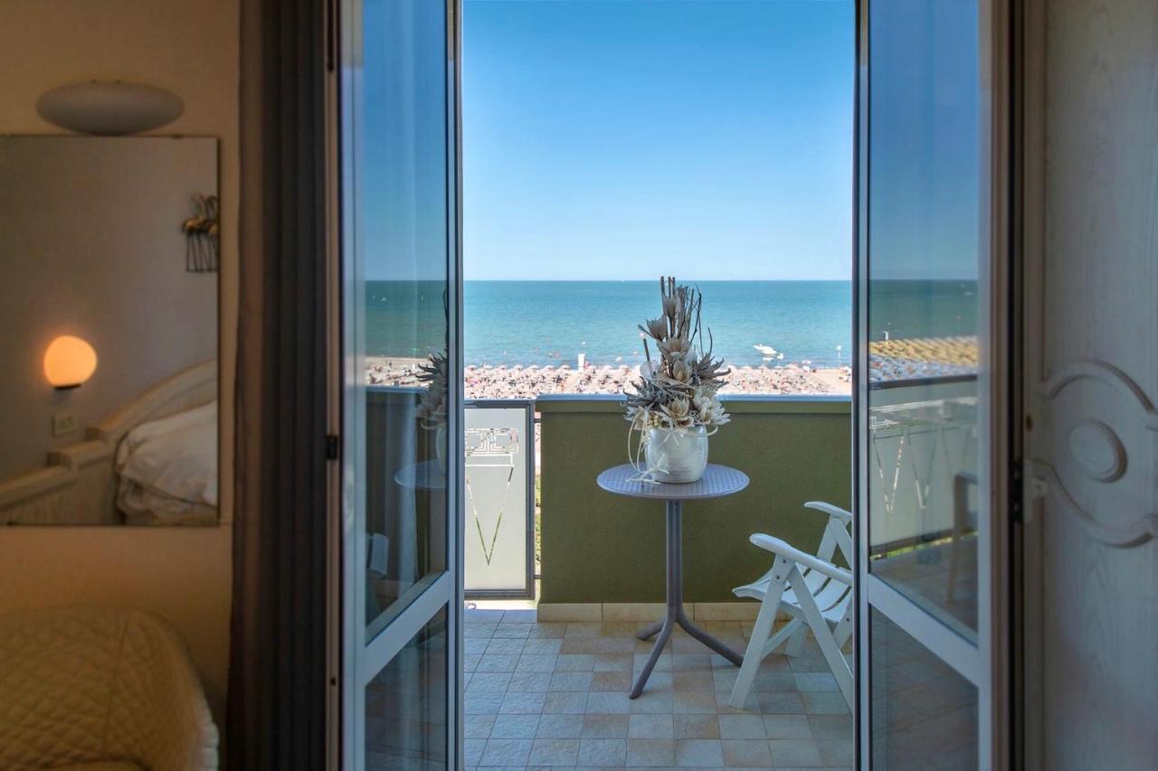 Hotel Brasil Milano Marittima Bagian luar foto