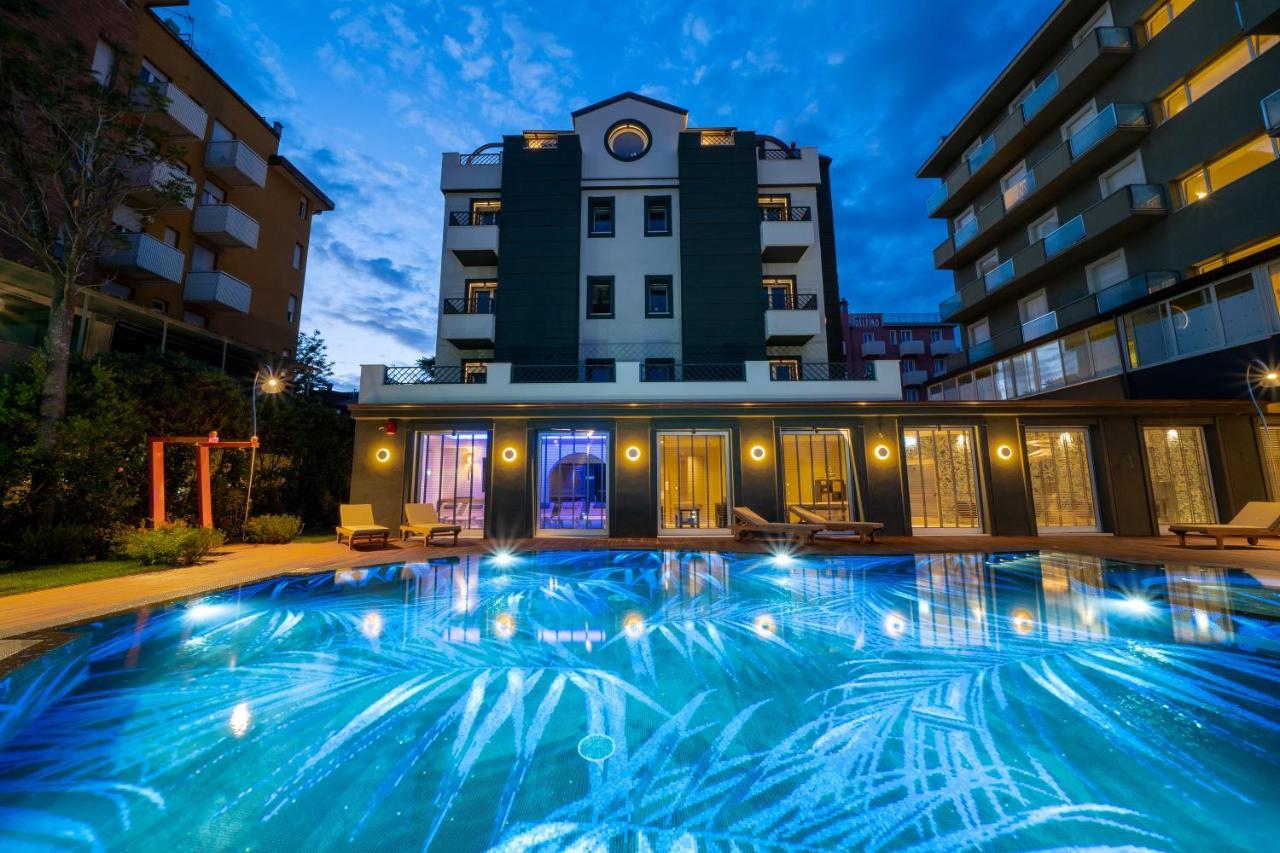 Hotel Brasil Milano Marittima Bagian luar foto