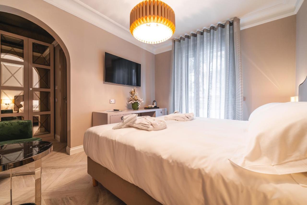 Hotel Brasil Milano Marittima Bagian luar foto