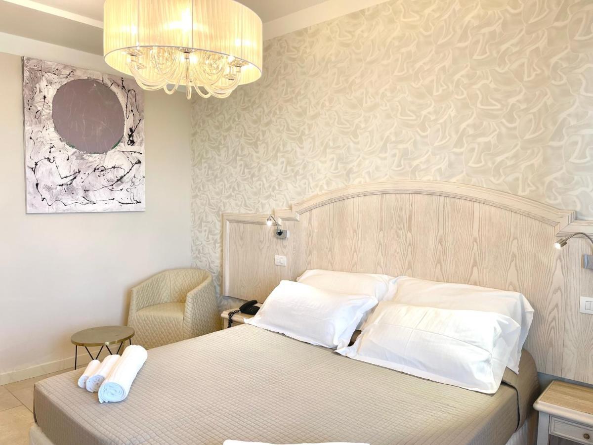 Hotel Brasil Milano Marittima Bagian luar foto