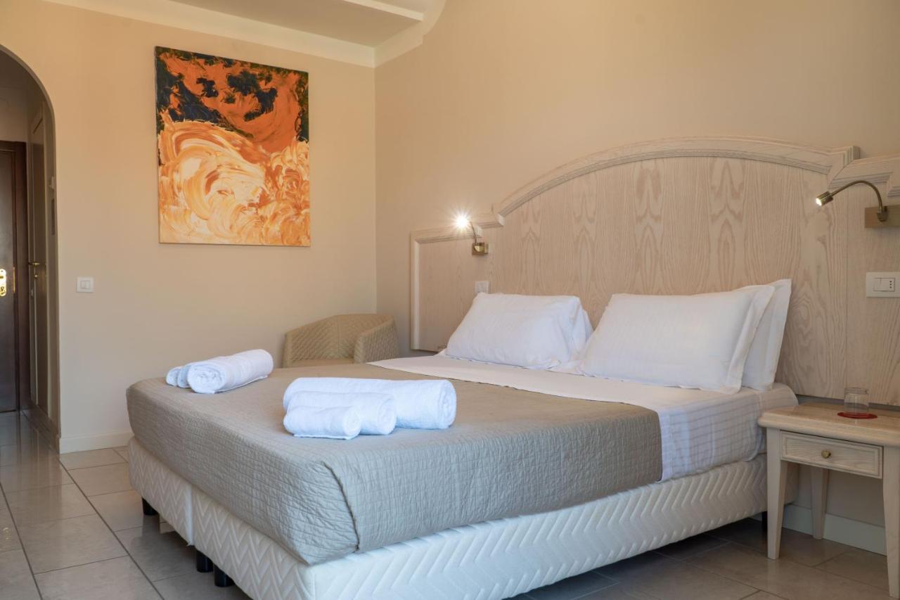 Hotel Brasil Milano Marittima Bagian luar foto