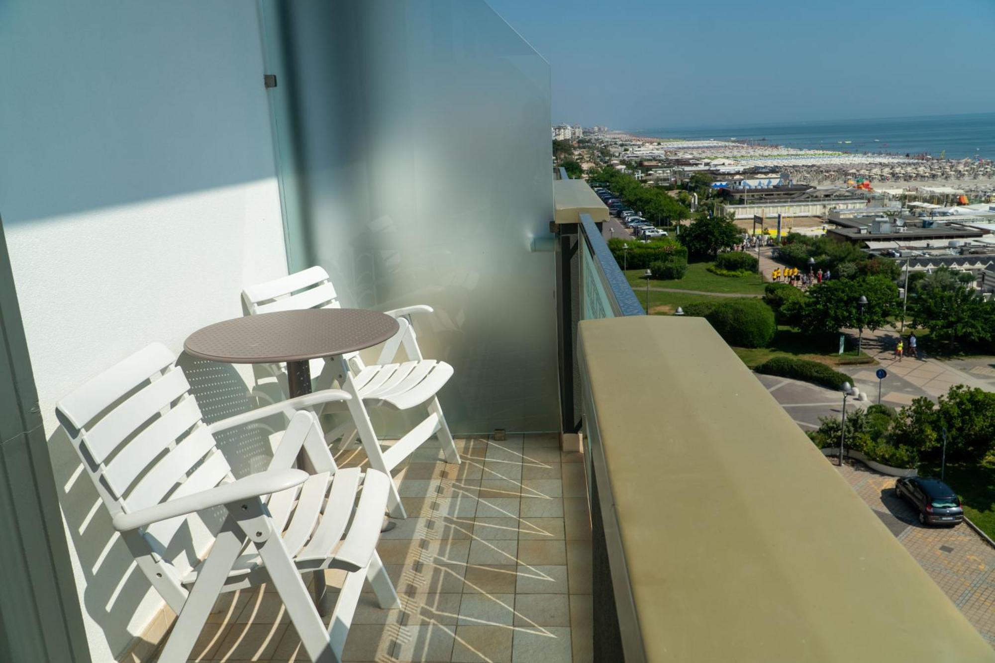 Hotel Brasil Milano Marittima Bagian luar foto