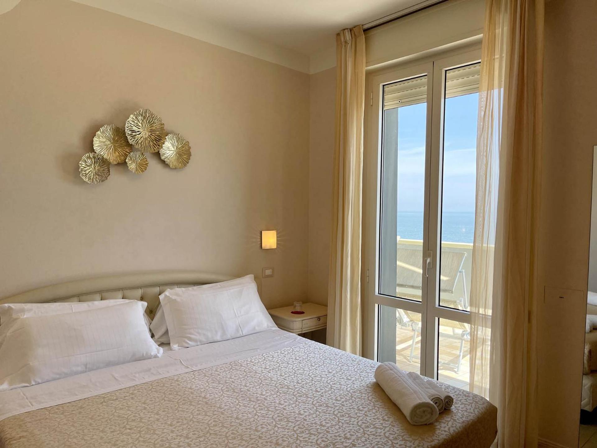 Hotel Brasil Milano Marittima Bagian luar foto