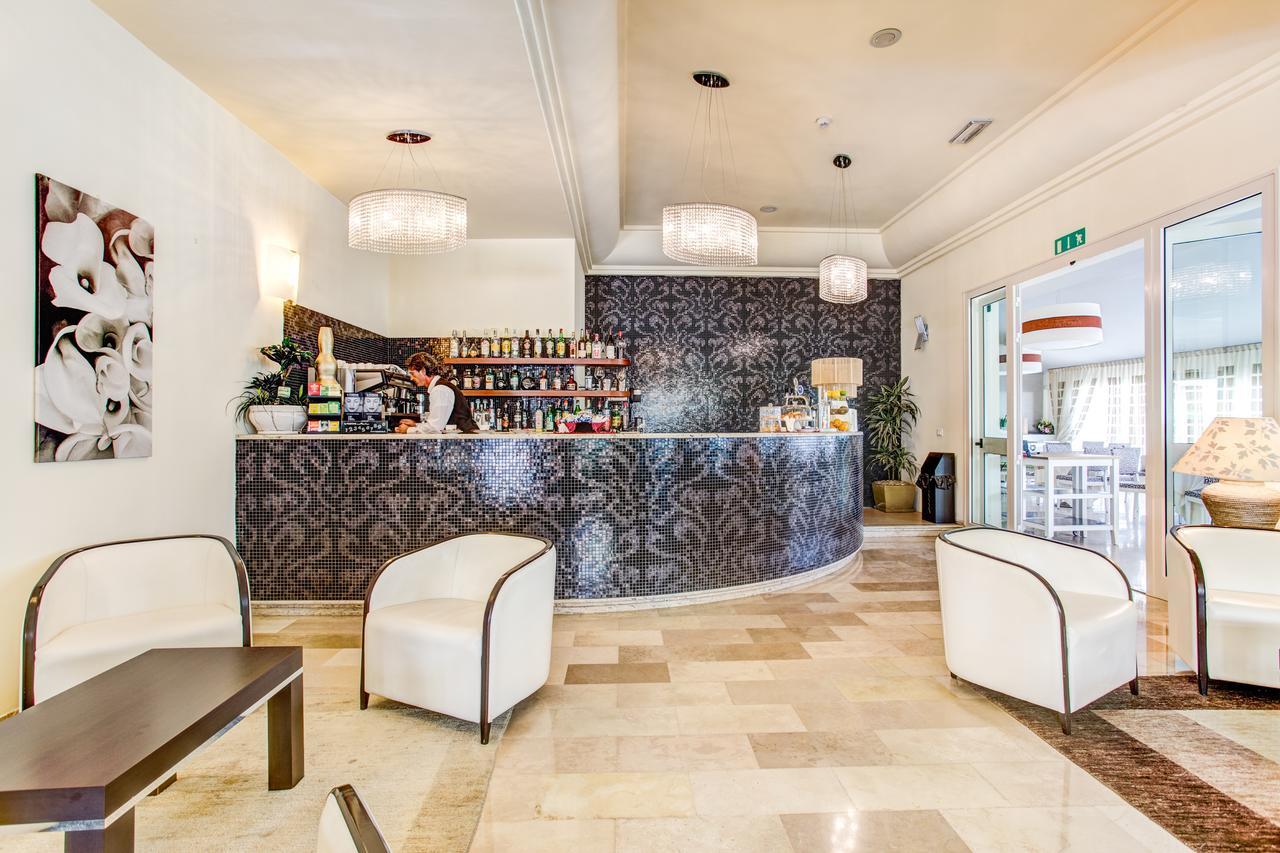 Hotel Brasil Milano Marittima Bagian luar foto